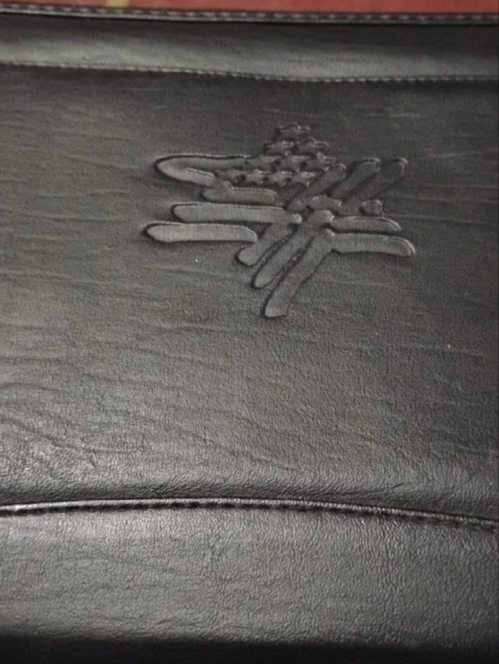 Source Unknown Black Men’s Leather Travel Document Holder with Embossed Crest